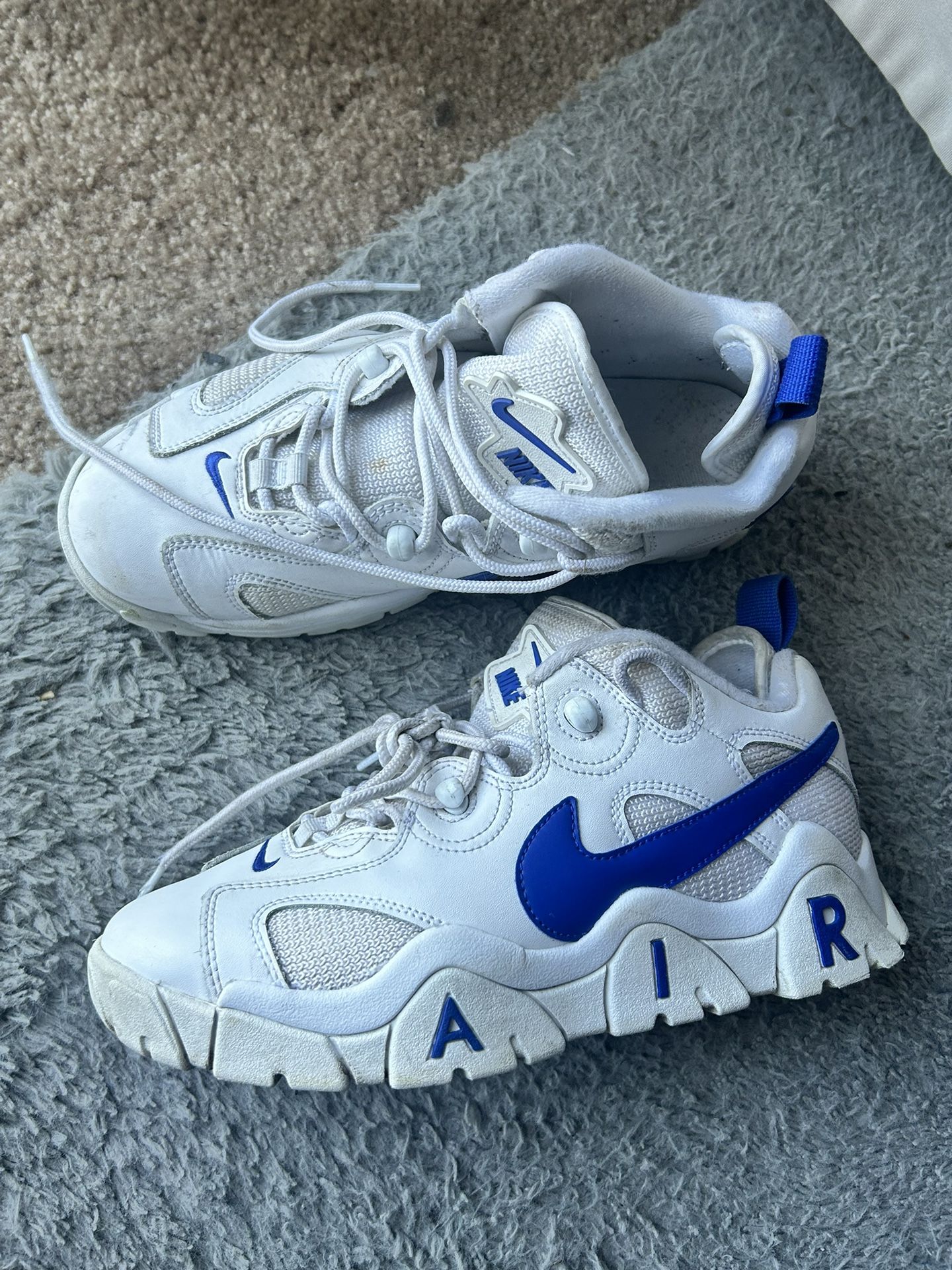 Air Barrage Low White (GS)