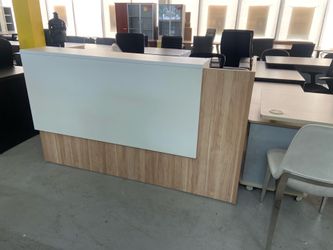 Modern reception desk Shell Honeymaple/white 30”x72”