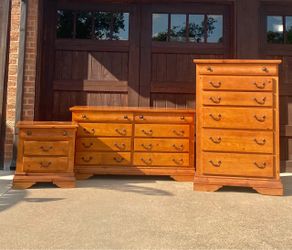 3-Piece Pine Wood Bedroom Dresser Set