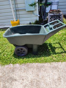 Rubbermaid Lawn Cart with a 2-wheel design and molded-in tool holders $40