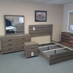 New 4pc Queen Bedroom Set Queen Bedframe Dresser Mirror Nightstand 