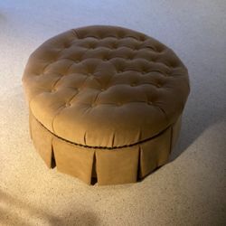 Excellent Condition Ottoman / Castellano, taupe, tutted, nailhead, round, casters.  30 round or 30X30