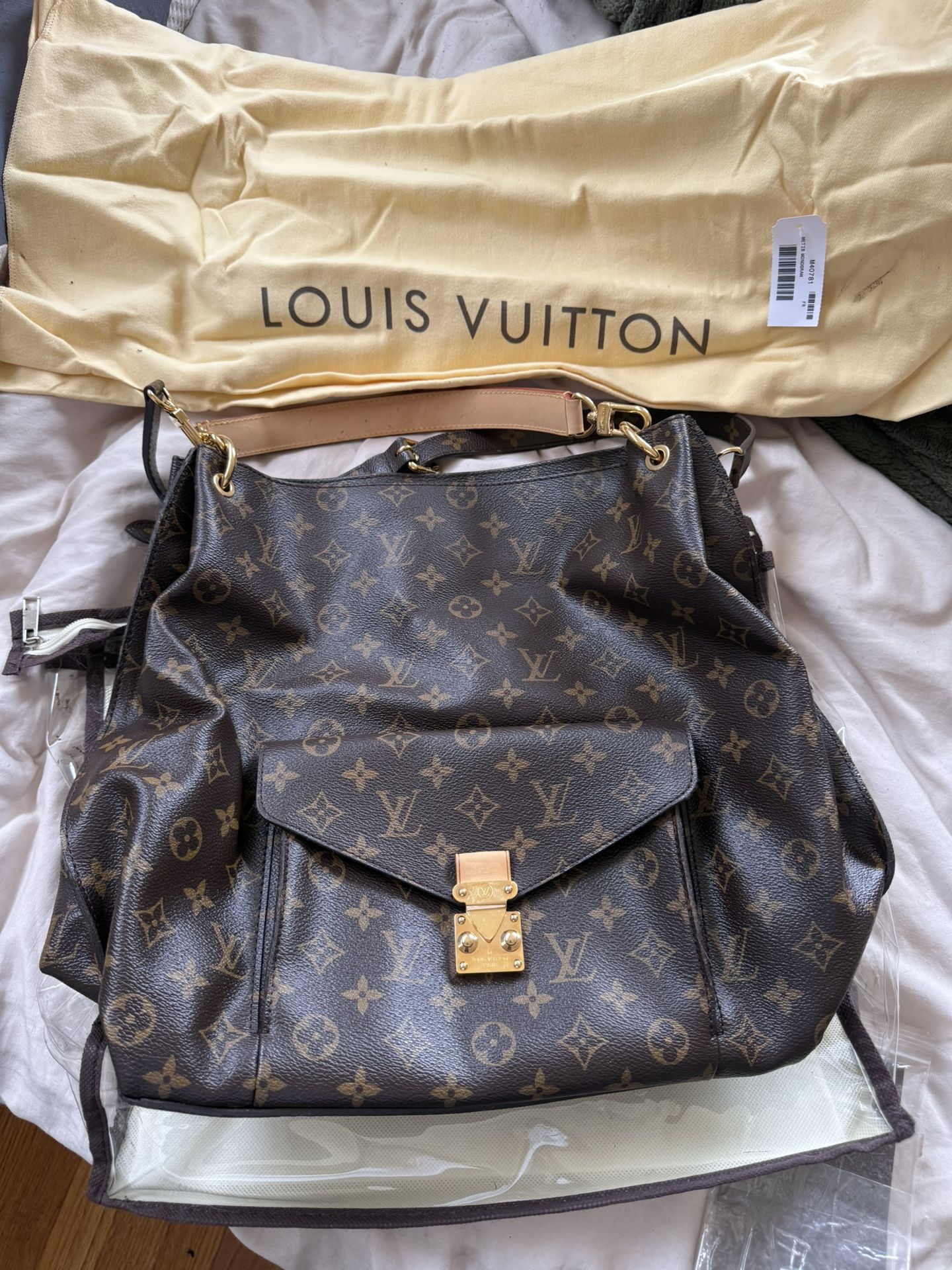 Louis Vuitton Shoulder Bag