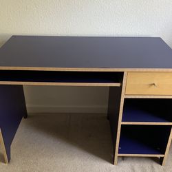 Computer desk