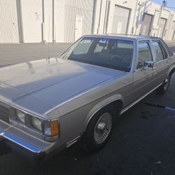 1991 Ford Crown Victoria