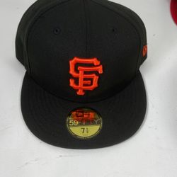 New era fitted hat 🧢 different teams and size available 42$ each