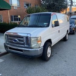 Ford E-250 Superduty 2009