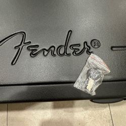 Brand New Fender Molded Hard Guitar Case – Strat / Tele (TSA Locks + Keys)