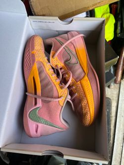 Nike Sabrina