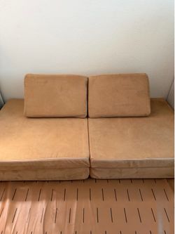 Nugget Comfort Kids Play Couch – Sandcastle – Very Good Condition