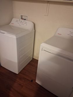 Hotpoint Washer and dryer like new