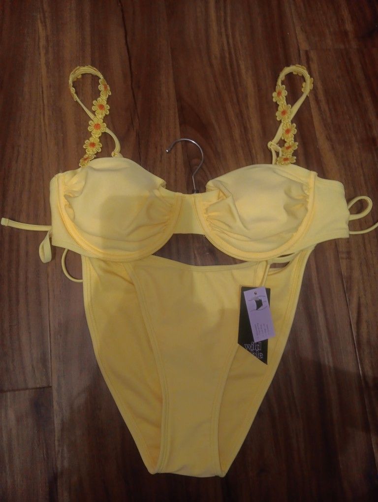 New Yellow Daisy Bikini Bathing Suit $18 OBO