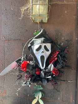 Scream Ghostface battery operated Light-Up Halloween Wreath