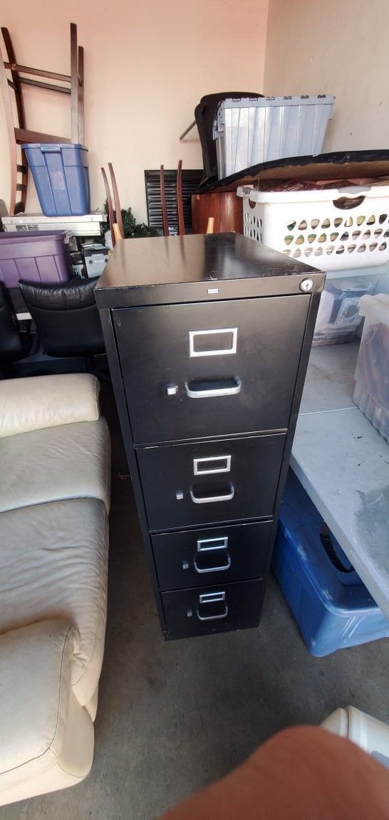 FILE CABINET 