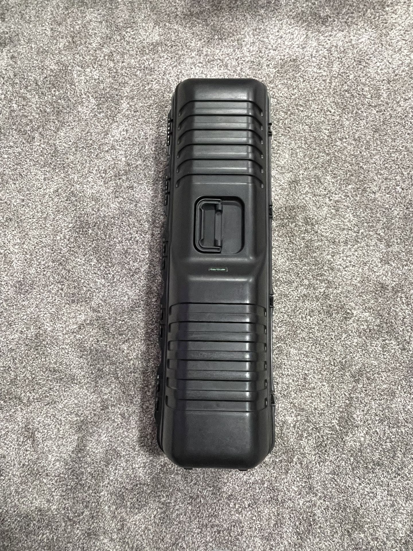 PLANO GOLF GUARD Black Plastic Rolling Golf Travel Case
