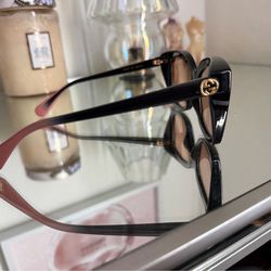 Women’s Gucci sunglasses