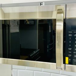 🔥🔥30” Midea Microwave 