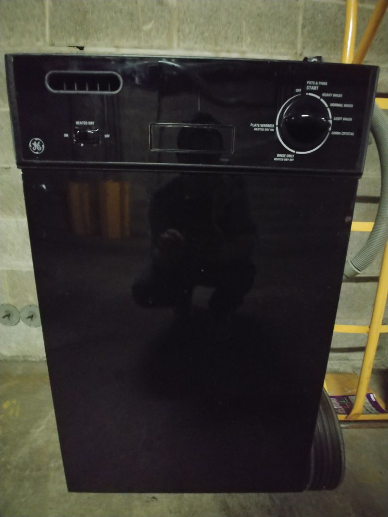 Dishwasher 18" black GE desireable steel inside liner