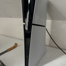 PS5 Slim Used Handful Of Times Don’t Have Time To Play It Anymore Comes With As 144hz Monitor That U Can Run 120hz On PS5 For High FPS Gaming