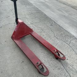 RAYMOND 5500 LB PALLETJACK