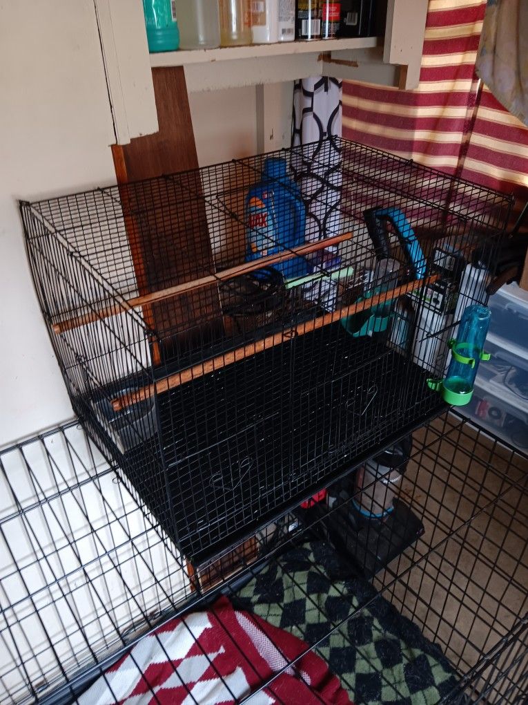 BIRDS CAGES WITH BOTTLES