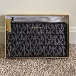 Michael kors silver & black WRISTLET in a luxury gift BOX NWT