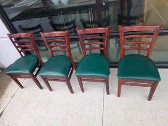 restaurant chairs (100 total)