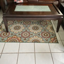 Coffee Table Beautiful, In The Middy Have Beautiful Glass. . Few Months Old.