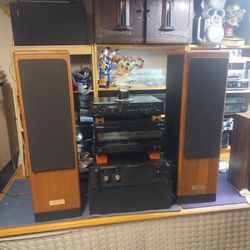 Advent Heritage Tower Speakers
