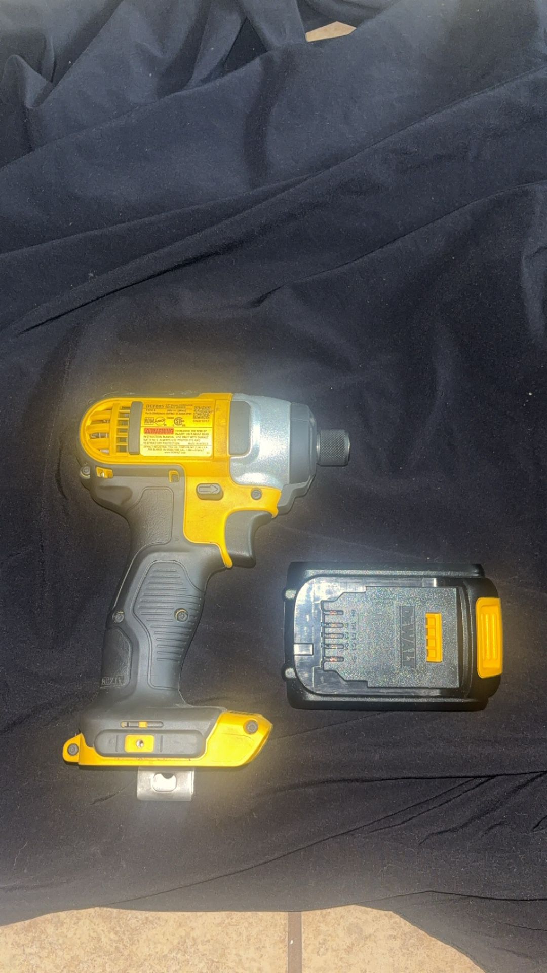 Dewalt Impact Driver With 20v Lithium Battery