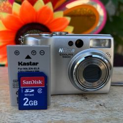 Nikon Coolpix 5900 Digital Camera