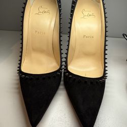 👠 GENUINE CHRISTIAN LOUBOUTIN SPIKED RED BOTTOMS – SIZE 7.5 – $600 (Retail $945)