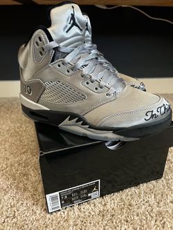 Women’s Air Jordan 5 Retro "Wings"  Size 7.5