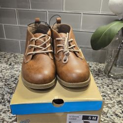 Boys boots size 5