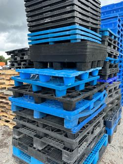 Plastic pallets
