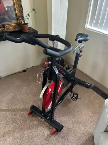 Sunny Health & Fitness SF-B1002 Belt Drive Steel Frame Indoor Cycling Bike