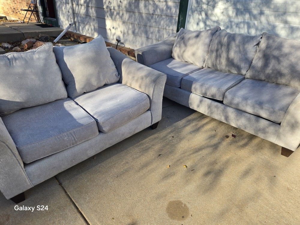 🚚 FREE DELIVERY 🚚 Amazing Sofa Couch And Loveseat Set