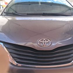 Toyota Sienna 