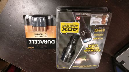 New led cree flashlight with battery Duracell