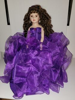 Quinceaneara  18 Inches Porcelain Doll