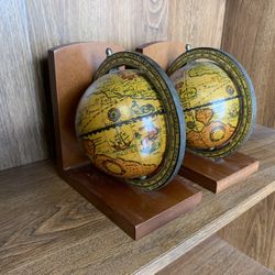 Pair Vintage Zona Torrida - Rotating Globe Old World Map Wood Bookends Very Good Condition 