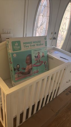 Baby crib and walker