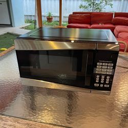MUST GO - Microwave Oven