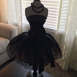 Body Decor. Table Size