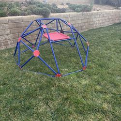 Kids jungle gym