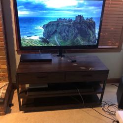 3D LG 47inch Tv With Tv Stand  