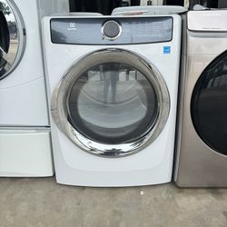 Electrolux  400 Series 8 Cu Ft Gas Dryer NEW