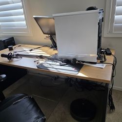 Free Desk And Chair 
