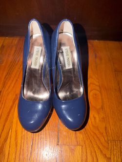 Size 7 Steve Madden patent leather platform heels