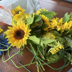 62 Plastic Flowers